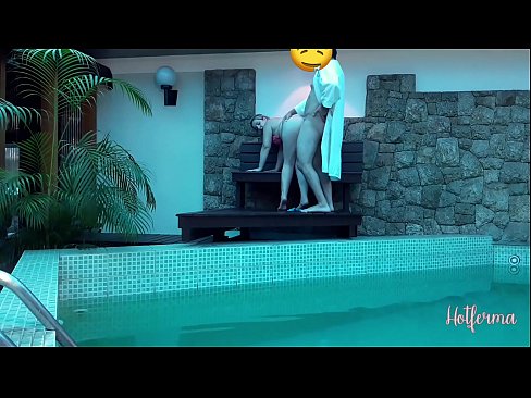 ❤️ Patron hizmetçiyi havuza davet eder ama bir sıcağa dayanamaz ❤️❌ Anal video bize %tr.javdoe.top